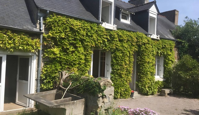 Holiday Home "Cottage Au Petit Bonheur" with Private Terrace, Garden & Wi-Fi