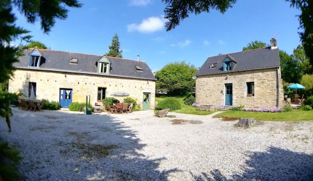 Holiday Home 'Cristal - Gîtes De Kerlividic' with Shared Pool, Wi-Fi and Air Conditioning