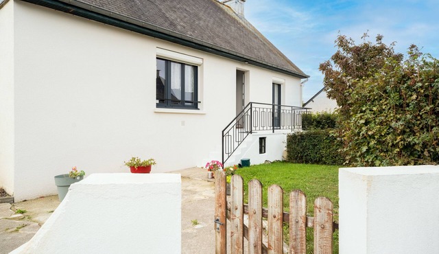 Holiday Home 'De L'enclume' with Private Garden, Balcony and Wi-Fi