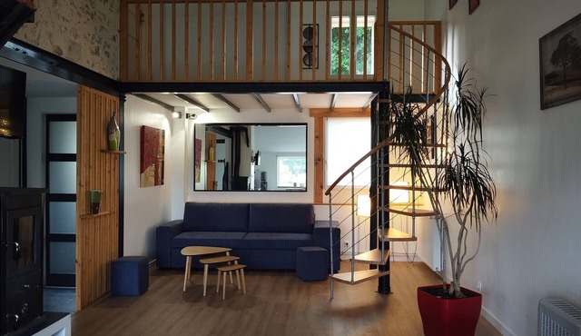 Holiday Home 'De Peyrinet' with Private Terrace, Garden and Air Conditioning