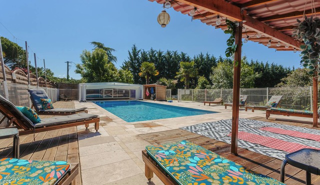 Holiday Home 'Des Tropiques' with Private Terrace, Wi-Fi and Air Conditioning