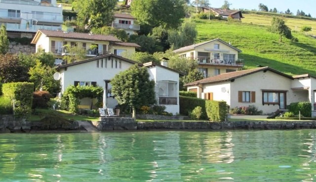 Holiday home directly on Lake Zug