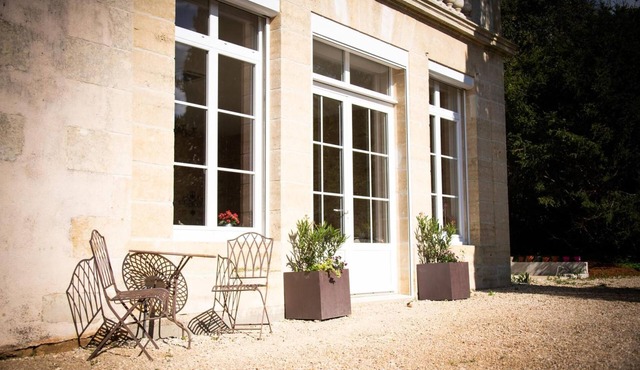 Holiday Home 'Domaine De La Briouse - Pavillon' with Private Terrace, Wi-Fi and Air Conditioning