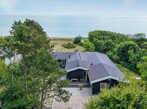 Holiday Home Donka - 25m from the sea by Interhome