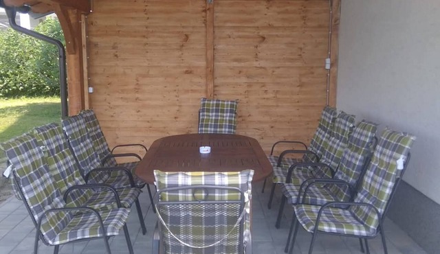 Holiday Home Dugo Selo M&A - Five Bedroom Holiday Home with Terrace