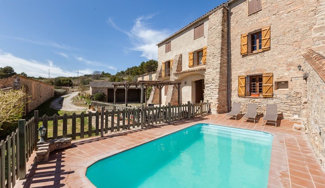 Holiday Home 'El Cup' with Mountain View, Shared Pool and Wi-Fi