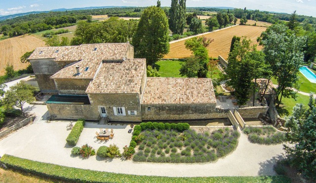 Holiday Home 'Ecurie' with Shared Pool, Private Garden and Wi-Fi