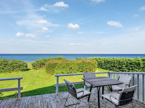 Holiday Home Edla - 35m from the sea by Interhome