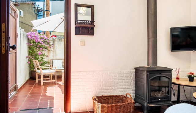 Holiday Home 'El Cabildo' with Private Patio and Wi-Fi