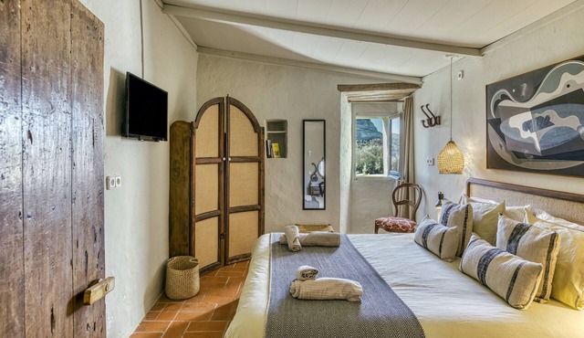 Holiday Home 'El Castell De Segueró' with Mountain View, Wi-Fi and Air Conditioning