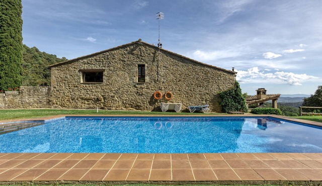 Holiday Home 'El Paller 2 De Can Soler' with Mountain Views, Shared Pool and Wi-Fi