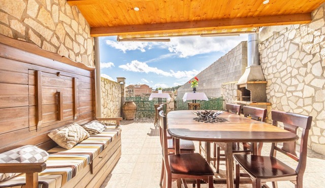 Holiday Home 'El Petit Maialenc' with Mountain View and Air Conditioning