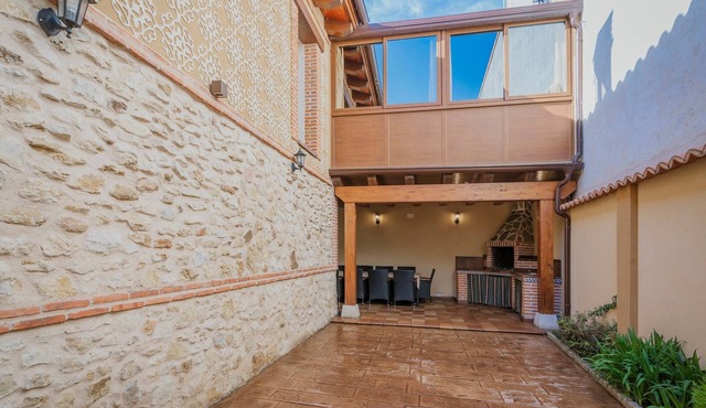 Holiday Home 'El Señorio De Los Fonseca' with Private Terrace, Wi-Fi and Air Conditioning