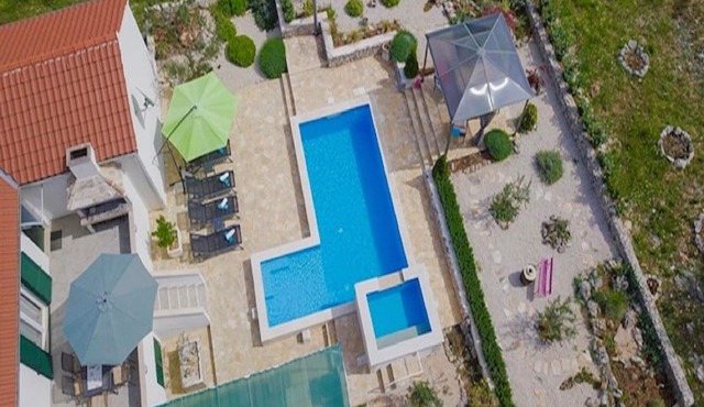 Holiday Home Ela - Three Bedroom Holiday Home with outdoor Pool