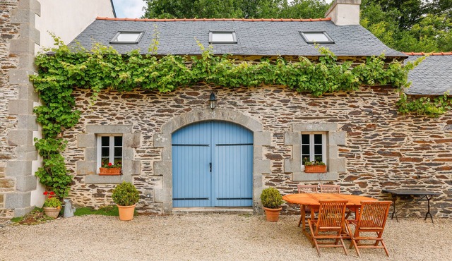 Holiday Home 'Équestre Du Dourdu Avec Spa' with Shared Garden and Wi-Fi