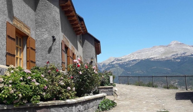Holiday Home 'La Casa De Luis' with Mountain Views, Private Terrace and Wi-Fi