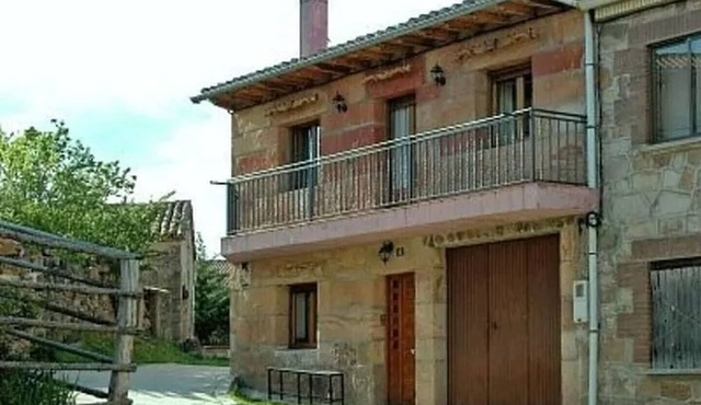 Holiday Home 'Casa Rural Los Roblones' with Private Terrace and Private Garden