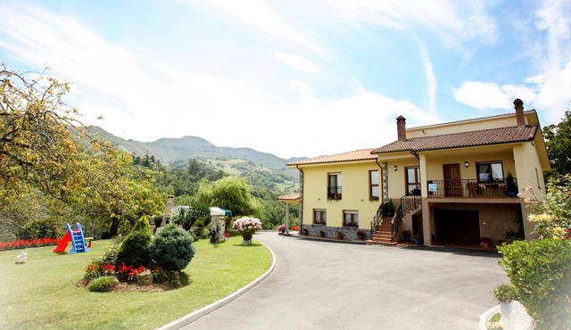 Holiday Home 'Supereda' with Mountain View, Private Terrace and Wi-Fi