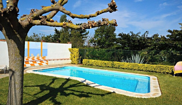"Holiday Home for 6 with Pool, BBQ, Wifi, Near Beach - Sant Pere Pescador, Costa Brava"