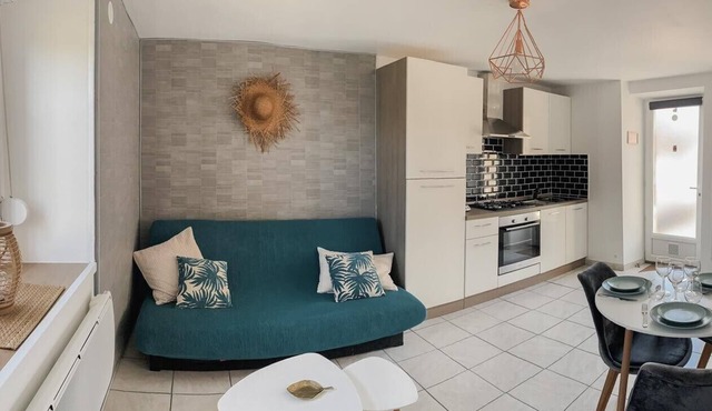 Holiday Home “Escapade Pirouaise - L'Oyat” with Terrace, Garden & Wi-Fi