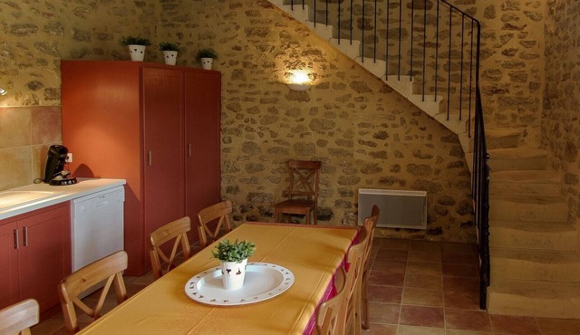 Holiday Home 'Est' with Shared Pool, Private Terrace and Wi-Fi