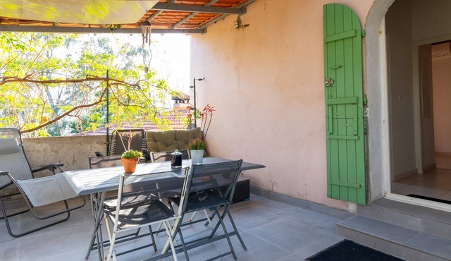 Holiday Home 'F2 À 100m De La Plage' with Mountain View, Wi-Fi and Air Conditioning