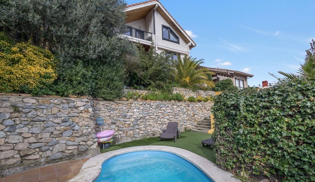 Holiday Home 'Finland House Barcelona' with Sea View, Wi-Fi and Air Conditioning
