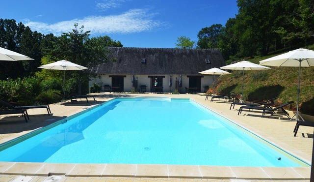 Holiday home for 2 - 45m² - quiet green area - large swimming pool