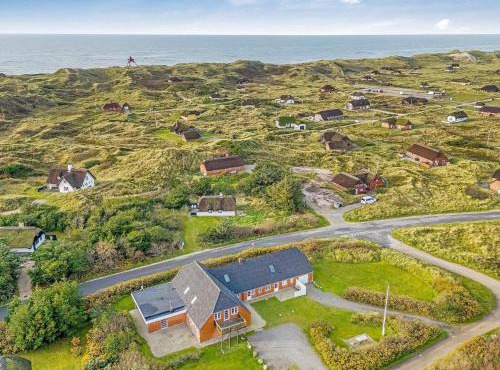 Holiday home for 22 guests