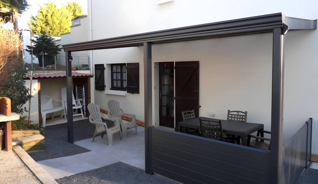 Holiday Home for 4: "L'étoile de mer" in Apremont, Vendée – Lake 1 km, Beach 17 km