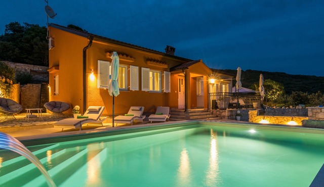Holiday home for 8 guests with 130m² in Miholaš?ica (71234)