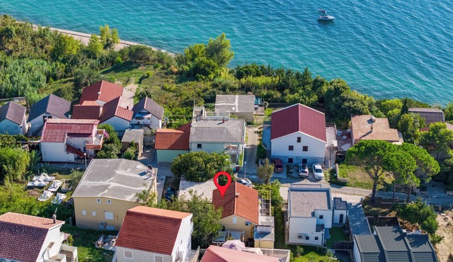 Holiday home for 8 Persons, 80 m from the sea, 4 bedrooms, 2 kitchens, 3 bathr.