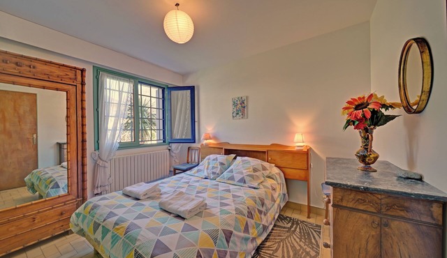 Holiday Home "Les Rosiers" with Shared Garden & Wi-Fi