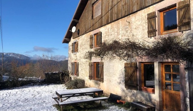 Holiday Home 'La Louve' with Mountain View, Private Terrace and Wi-Fi