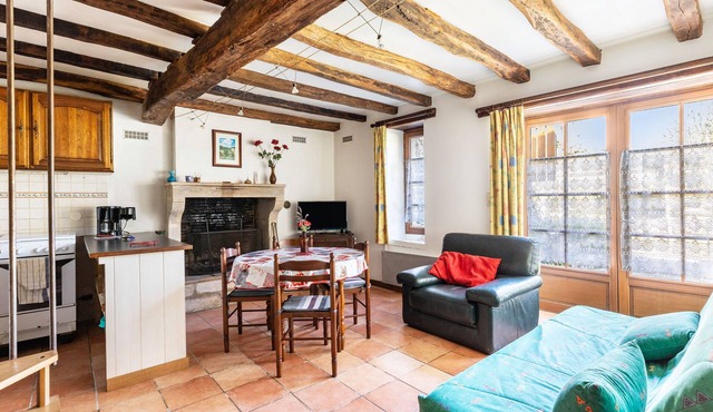 Holiday Home 'Petite Maison Bord De Rivière' with Private Terrace, Private Garden and Wi-Fi