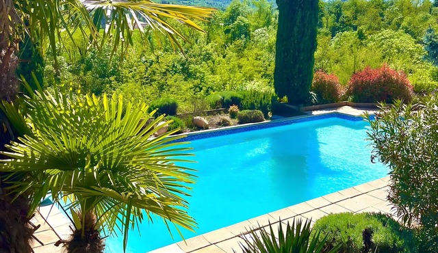 Holiday Home 'Maisonnette Les Issignols' with Mountain View, Wi-Fi and Air Conditioning