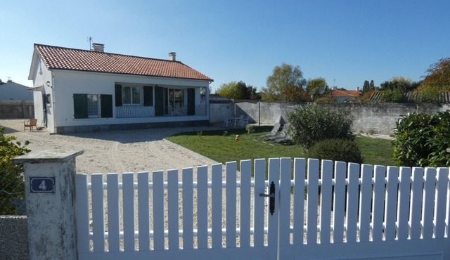 Holiday home in La Barre de Monts - Pets allowed, private parking - 6 people