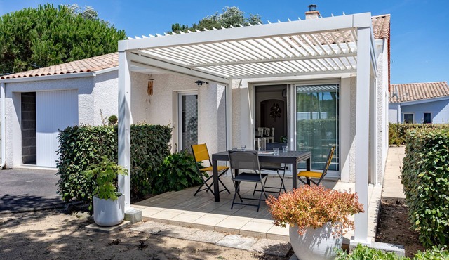 Holiday Home 'Maison À 15 Min Du Centre Ville' with Private Terrace, Private Garden and Wi-Fi