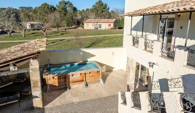 Holiday Home 'Mas Des Genêts' with Mountain View, Balcony and Wi-Fi