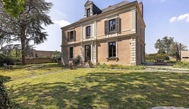 Holiday Home 'Sacré Gite - 15 Guests' with Private Terrace, Shared Garden & Wi-Fi