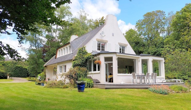 Holiday home with a living veranda on a 5000 sqm garden plot, Locmaria-Plouzané