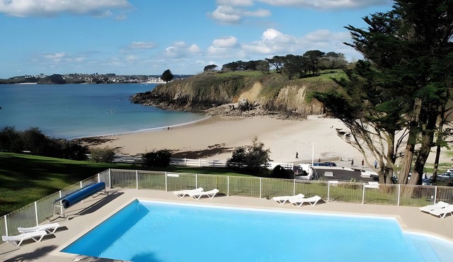 Holiday Home 'Maison Dans Résidence' with Private Pool, Private Terrace and Wi-Fi