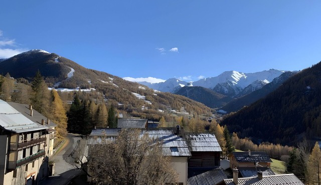 Holiday Home 'À Molines En Queyras 8-15 Pers' with Mountain View, Terrace and Wi-Fi