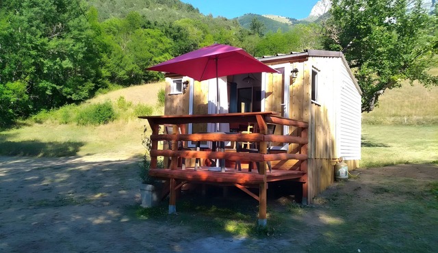 Holiday Home 'Le Chalet Des Marmottes - Nature' with Lake View, Shared Pool and Wi-Fi