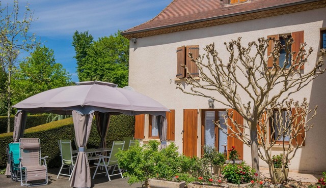 Holiday home with terrace and views