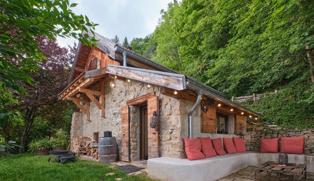 Holiday Home 'L'atelier M' with Mountain View, Private Terrace and Private Garden