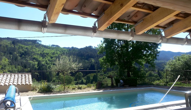 Holiday Home 'Gîte - La Magnanerie' with Shared Terrace, Shared Garden and Wi-Fi