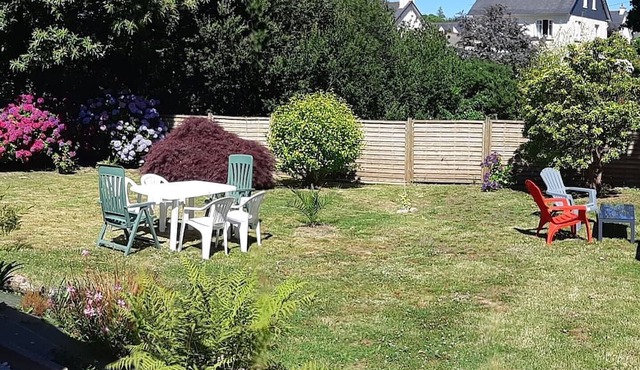 Holiday Home 'L'escale Kénanaise' with Private Garden and Wi-Fi