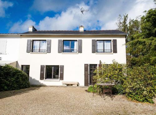 Holiday Home in Brittany near Beaches & Trails