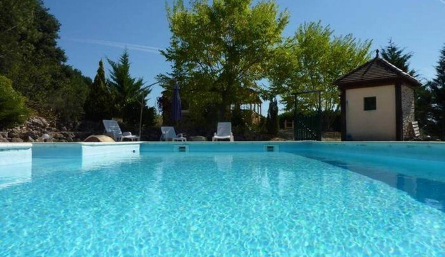 Holiday Home 'Gite Près De Sarlat Au Calme' with Shared Pool, Private Terrace and Private Garden